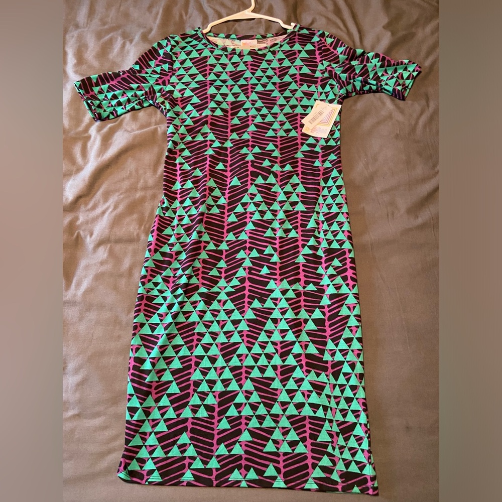 LuLaRoe Julia - Medium - NWT - Green/Purple-Magenta (reminiscent of Hulk colors)